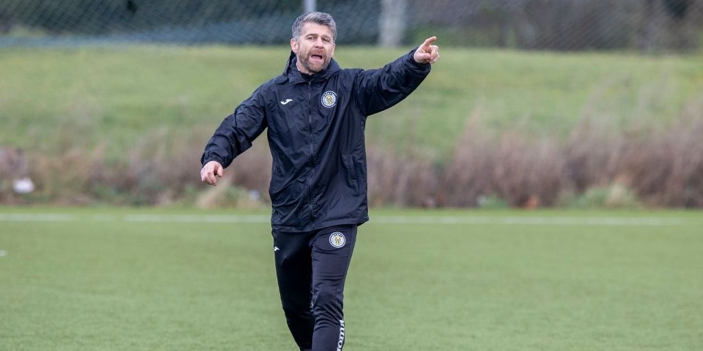 Stephen Robinson calls for side to be brave at Celtic Park