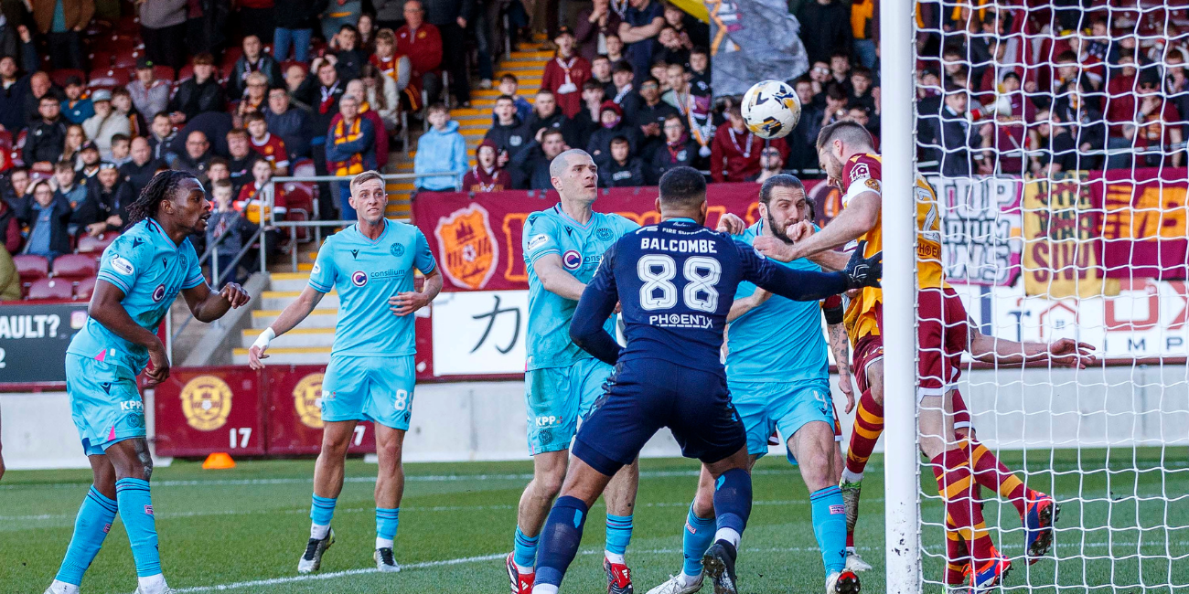 10-man Saints held as points are shared at Fir Park