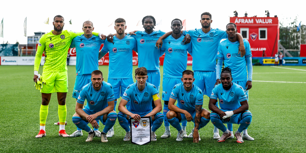 The starting lineup ahead of kick-off