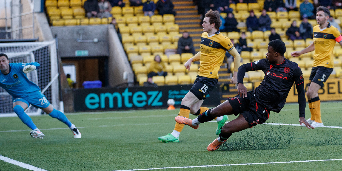 Roland Idowu gives Saints the lead in Livingston