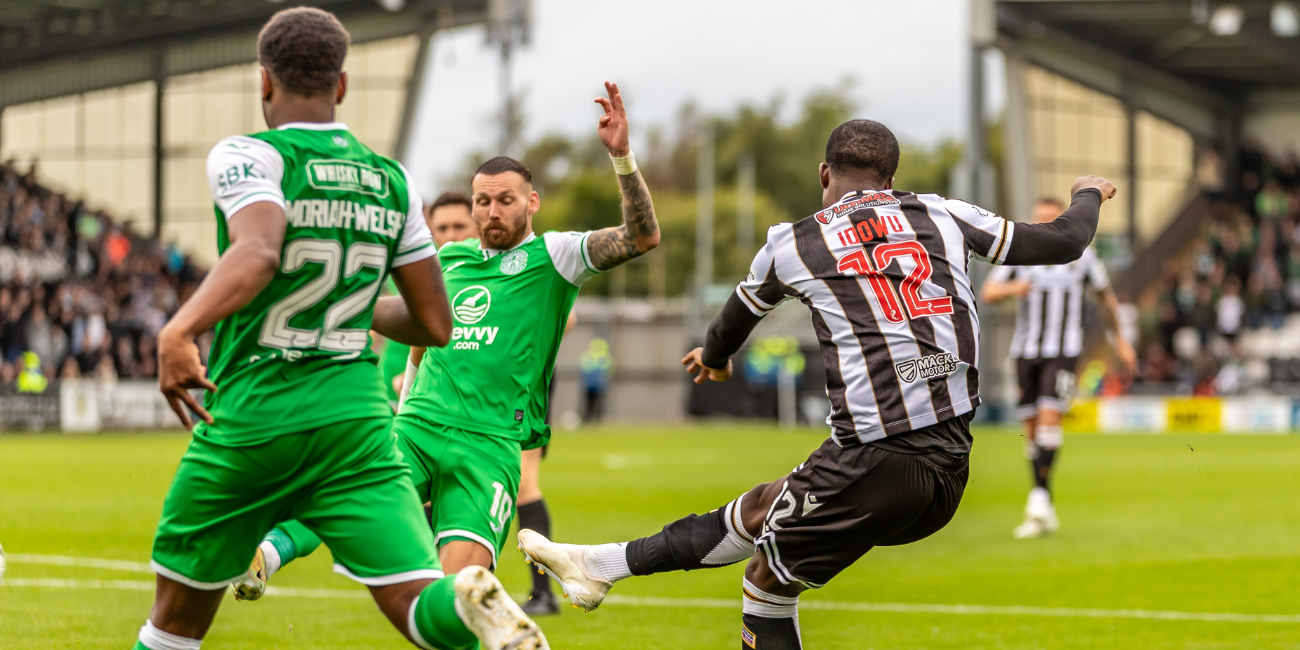 Roland Idowu scores against Hibernian (Image: Phil Dawson)