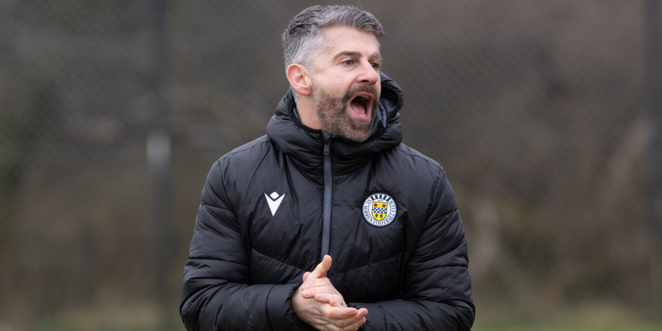 St Mirren manager Stephen Robinson oversees training