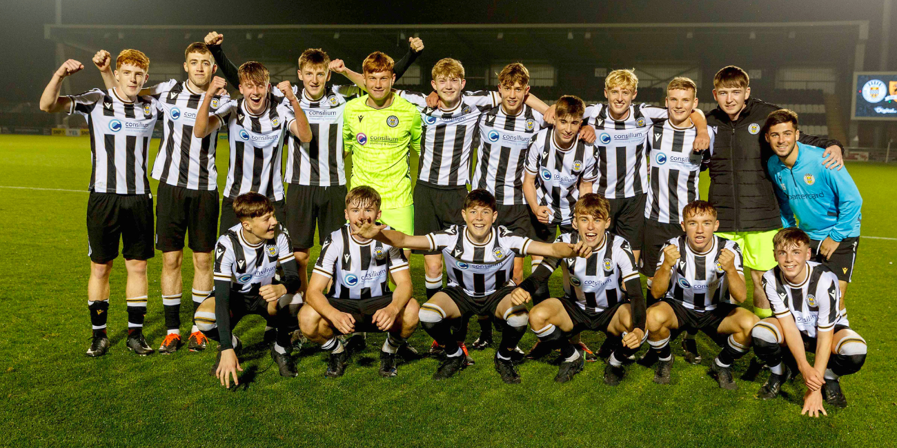 The Young Saints squad celebrate after win over Alloa Athletic